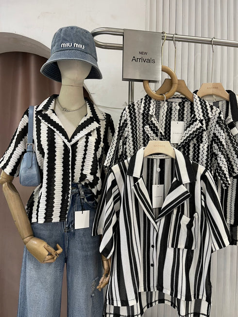Monochrome Print Cropped Shirt